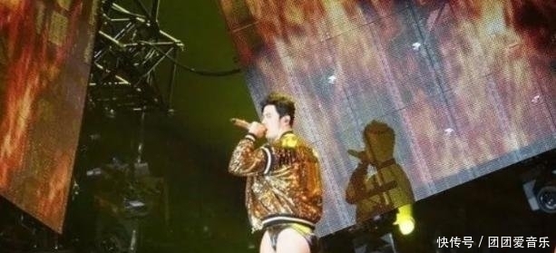 错位|有种“不敢看”叫错位照,孟美岐王俊凯不算啥,看到肖战沸腾了