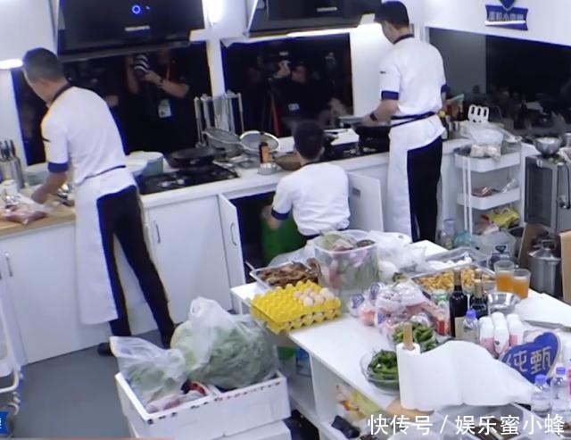  预告|《中餐厅4》预告“移花接木”，张亮潇洒离开，口碑却差点不保