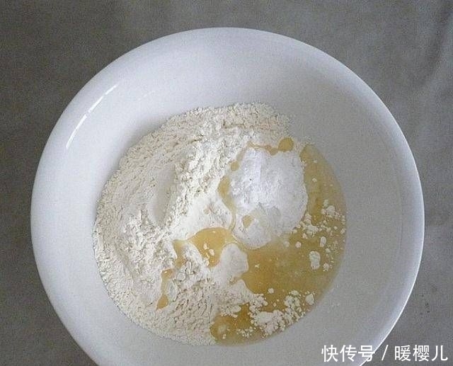  糕点|抹茶酥和我自己做的红曲糕点，不油腻