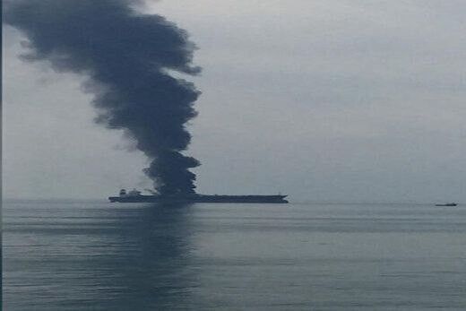 一油轮在伊朗阿萨卢耶港附近海域起火 已有22名船员获救