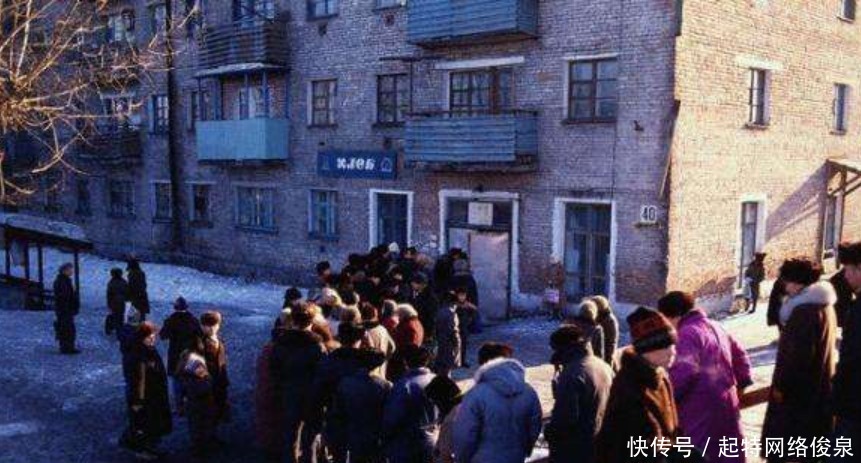 东西|苏联解体后，叶利钦“微服私访”，看到老百姓排队买东西大发雷霆
