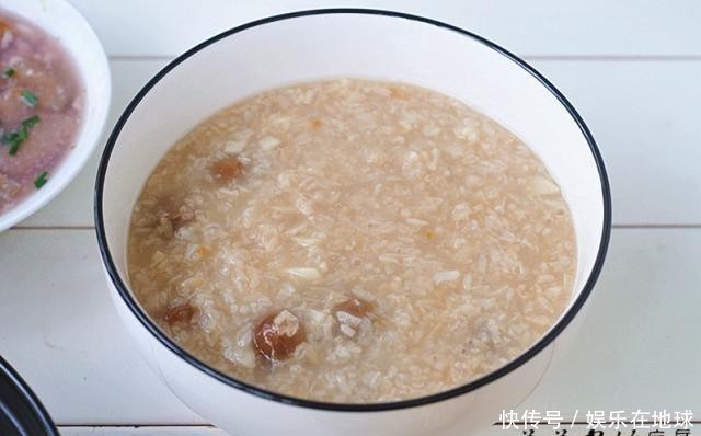  难得|给妈妈做病号餐，引来众人点赞，花钱不一定孝顺，这么用心最难得