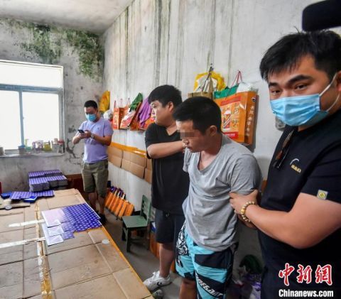 制售|湖北警方打掉一制售假酒团伙 涉案金额逾2亿元