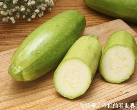  难怪|凉拌西葫，很多人第一步就做错了，难怪不好吃，大厨：这样做才对