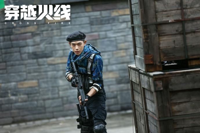  火线|《穿越火线》开播 王锵变身热血电竞少年