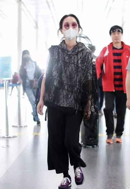  刘雯私服|周迅刘雯变综艺咖 我却种草了她们的“佛系”穿搭