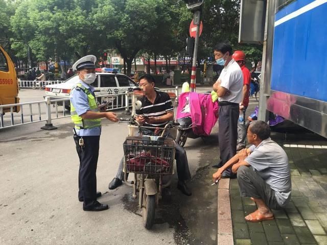 上午|鄂州严查“两轮车”逆行，首日上午共有185名驾驶人被处罚