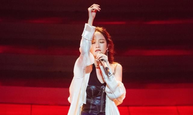  上演|《浪姐》沈梦辰王者归来，携手孟佳上演《玫瑰少年》，这次稳了