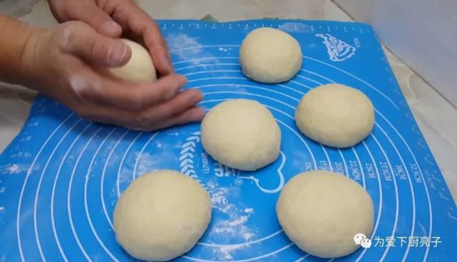 面包|烧饼这样做才好吃，加几勺白糖，外焦里软又蓬松，比面包香甜好吃