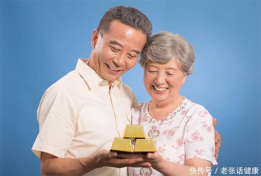 人老了要学会这样偷懒越懒越长寿(年过五十要学会偷懒，生活中做到3个“懒”，或能助你健康更长寿)