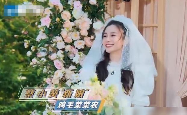  字幕|Baby和蔡徐坤组情侣，一旁的字幕亮了，网友：这么怕黄教主？