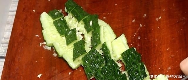  腌制|酒店里的拍黄瓜为什么那么好吃呢?秘诀全在这里了,做法极其简单