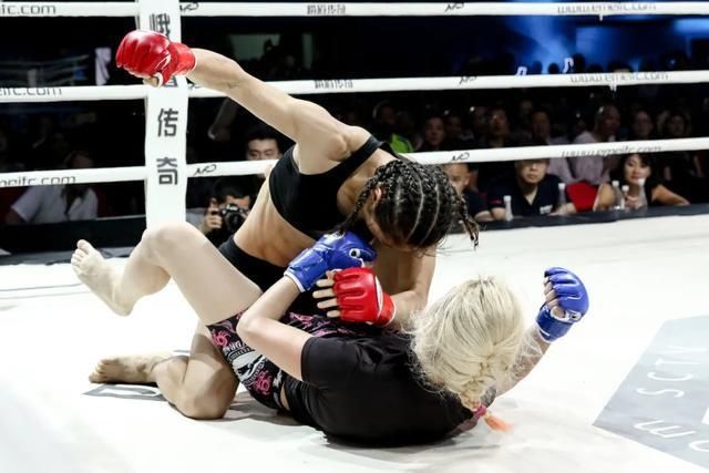  比赛|谁说女子不如男，女选手狠起来一样杀气十足