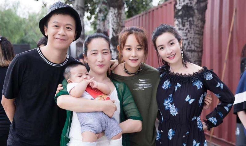  岳母|李晟妈对李佳航太喜欢？听到对他的称呼，网友：别人叫不出