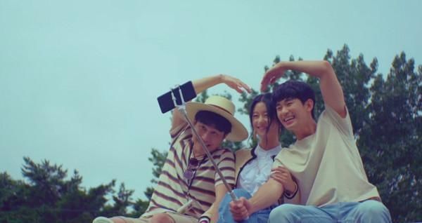 暴冲|《精神病》结局收视暴冲!韩网友赞爆:金秀贤与徐睿知狂亲洒糖