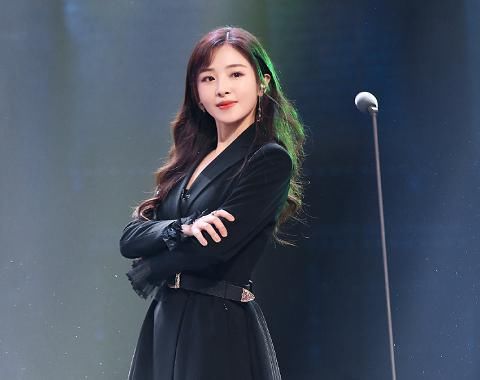  成团|张含韵错失成团位发感慨时，谁注意第一个评论的是谁？我没看错吧