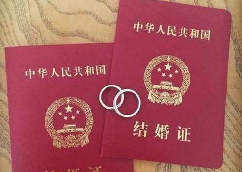 女扮男装|女子女扮男装与另一女子结婚？同居4年从未同房，被民警察觉不对