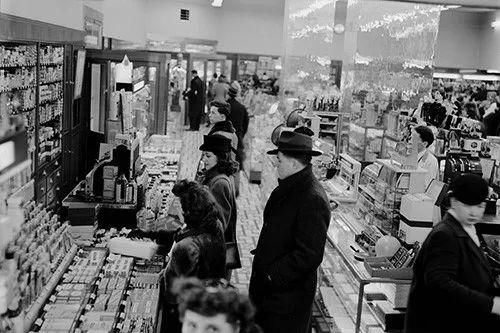 治病|顶着牢狱之灾也要去外国买药治病，这1900万美国人怎么了？