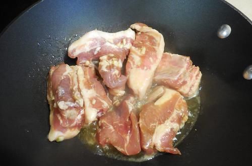  蔬菜高汤|炖排骨时，有人先焯水，有人直接炖，大厨：都不对，教你正确做法