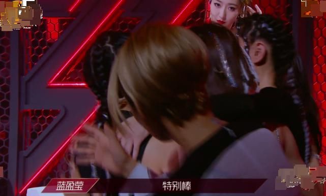  姐姐|《乘风破浪》郑希怡输了比赛，队友都在安慰，宁静的举动戳中笑点