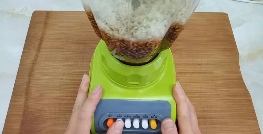 米糕|四勺红糖和一碗米饭，比没有水煮的米糕好十倍，你吃得越多，你就越想吃