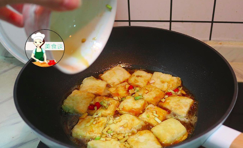  适量|秋天，少吃猪肉多吃此，2块钱炒一盘，比肉还香，营养好吃又下饭