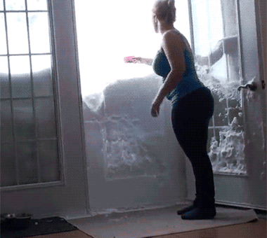  下嘴|搞笑GIF：这只是一个面具，哥们，你就放心下嘴吧！