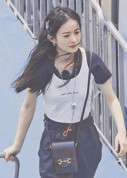  赵丽颖|赵丽颖参加《中餐厅》第一期就急到焦虑，后期腰伤复发，太难了