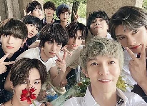  合影|《少年之名》前十成员跟导师合影，最亮眼不是李希侃，看清是谁优秀