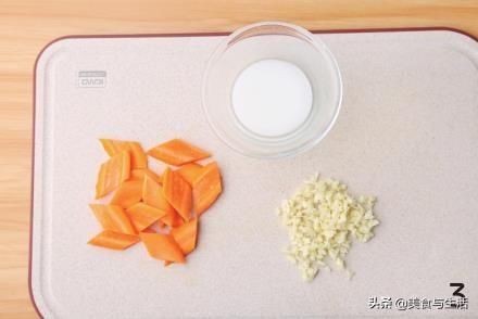 可口|教你做道快手菜,一点芦笋,一点腰果,吃起来爽脆可口,清淡鲜美