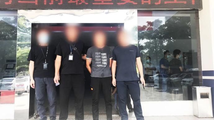  去世|逃亡22年被抓后抗拒审查，得知母亲去世痛哭坦白