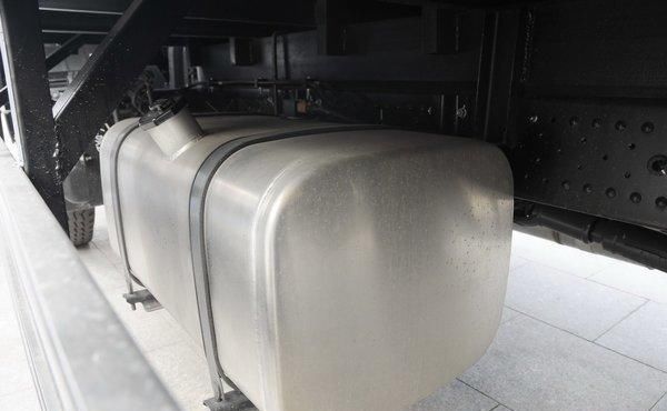 肯定|蓝牌轻卡上牌难？这款帅铃绿巨人挂黄牌拉绿通肯定踏实