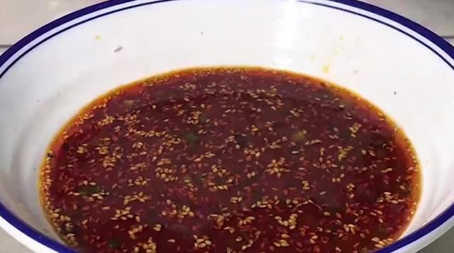 外卖|教你正宗酸辣土豆粉做法,爽滑又筋道,感觉比点的外卖还要香