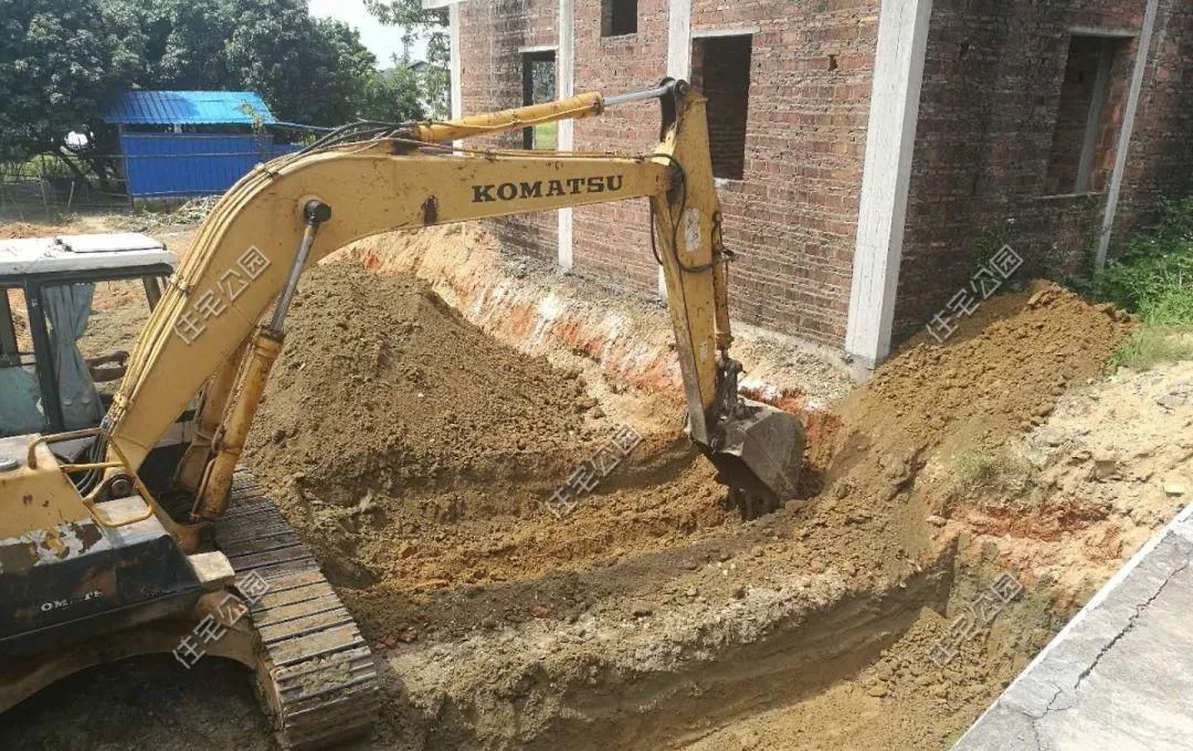 小伙|晒家丨广东这位95后小伙, 花75万为爷爷奶奶建房养老, 孝心太难得