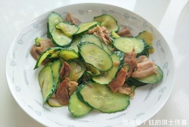  特香|黄瓜和它一搭配，营养翻倍，鲜香味美，简单一做特香