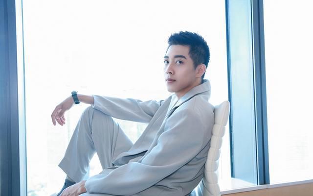  火线|《穿越火线》口碑下跌，剧本人设齐乱套，强捧楚歌是最大败笔？