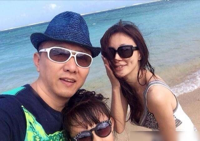  摆地摊|17岁中戏爱上穷小子，裸婚后为生活摆地摊，今因《三十而已》翻红