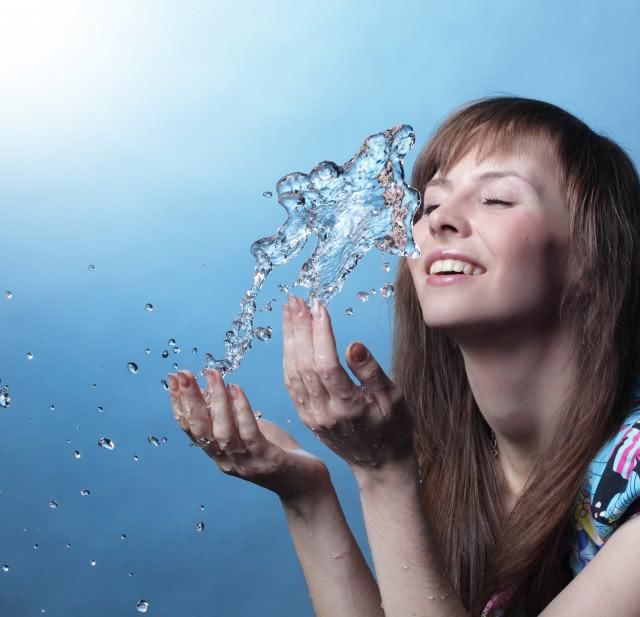 变得越来越|脸颊毛孔变大的原因 从这些方面了解