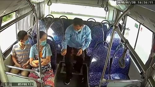 公交车|公交车上掉了金手镯!司机3次地毯式查找终寻回