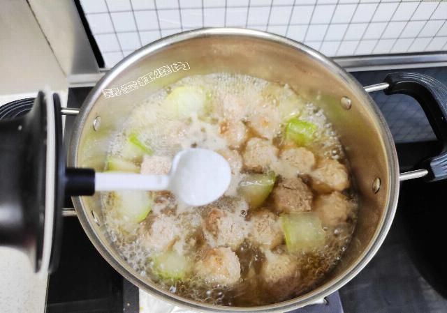  除湿|三伏天最该喝的汤就是这，可以帮助消暑和除湿，记得千万别去皮