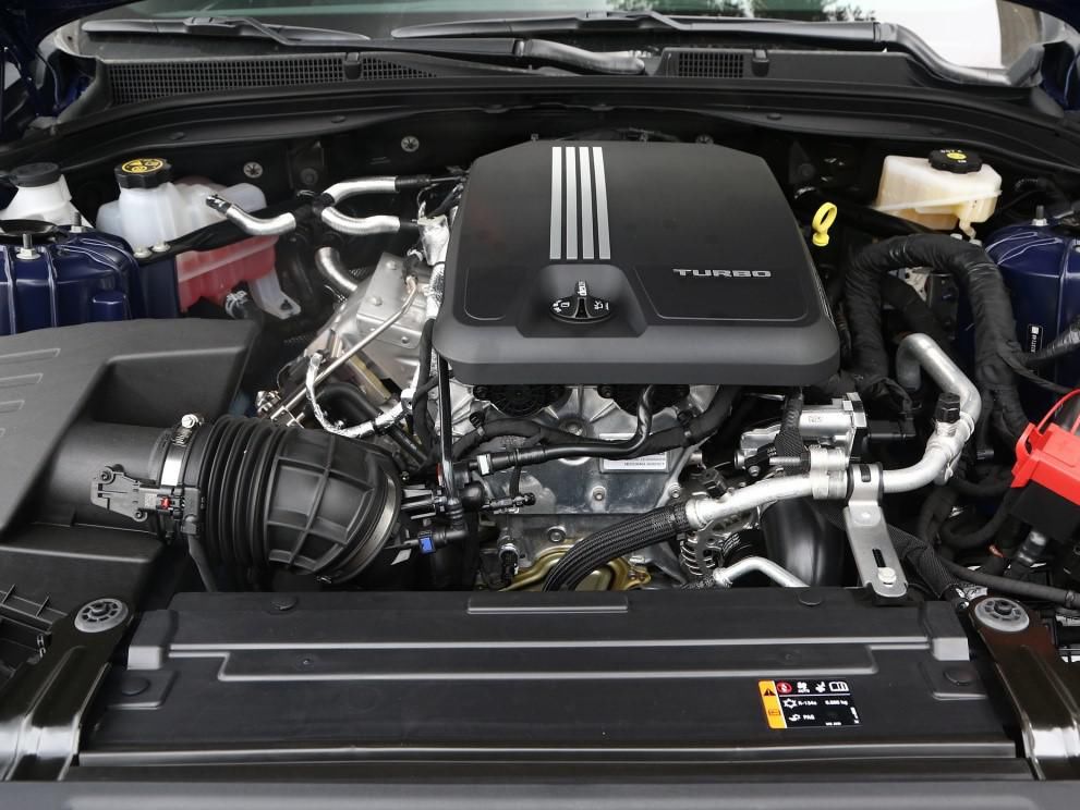 标配|年轻人追捧的豪车,降价比A4L狠,运动比3系棒,标配2.0T+10AT