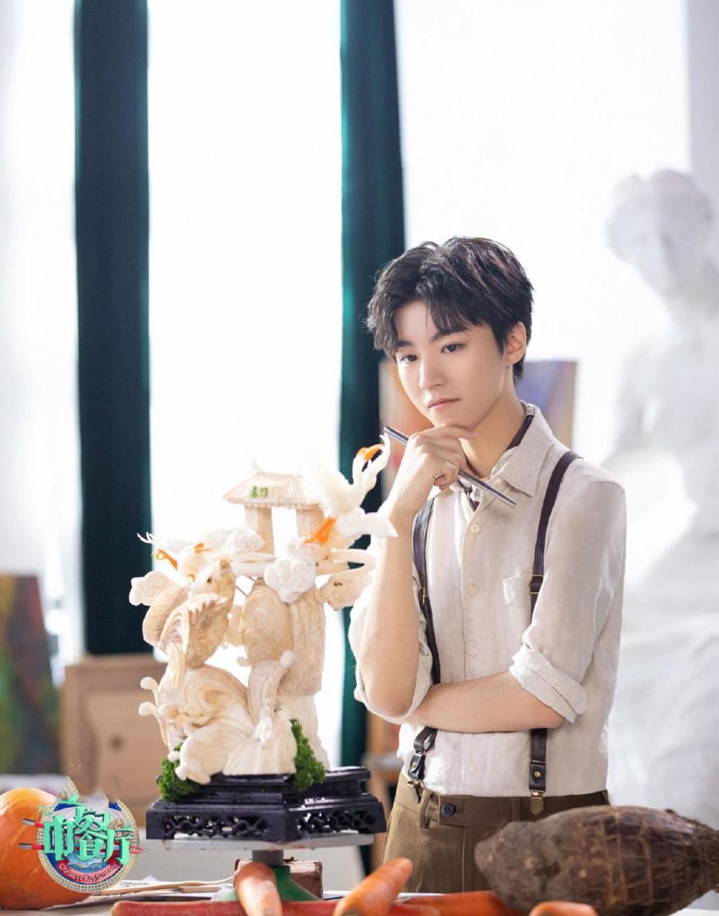 服气|王俊凯连上两季《中餐厅》,20岁私服壕气抢风头,少年感让人服气