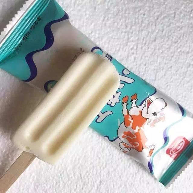  参考价格|十多块的梦龙、钟薛高真的吃不起！还是五毛一根白糖棒冰对我胃口