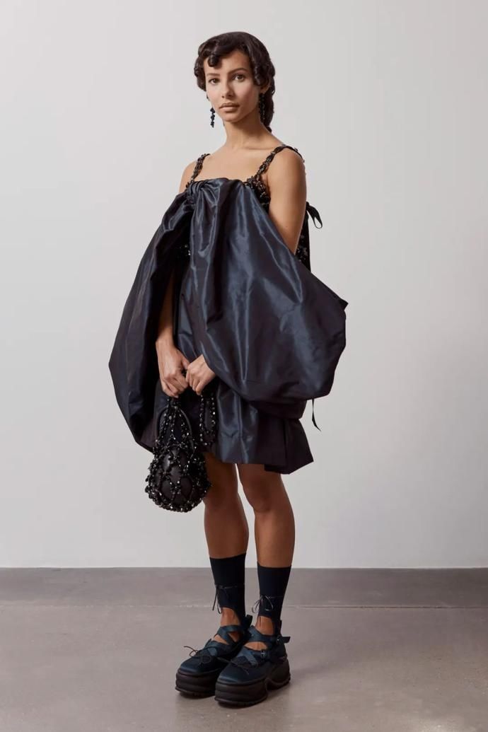 宫廷|老阿姨的少女心!Simone Rocha2021春夏系列发布(巴洛克宫廷复古)