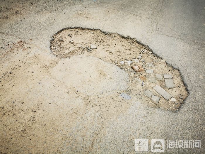  修复|东营市广饶县五十米路段现三个大坑 市民盼修复