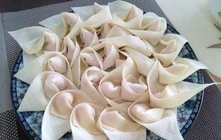  饺子皮|饺子为何一煮就破，原来是少放了一物，难怪总露馅，口感还不好！