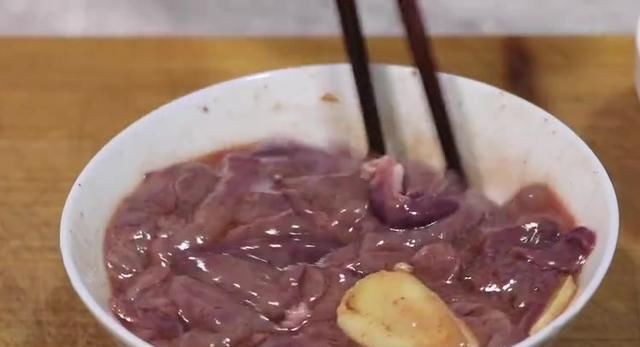  美味|在家做美味猪肝，没有一点腥味，吃起来还非常鲜嫩