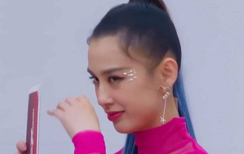  黄圣依|乘风破浪的姐姐关系如何? 黄圣依上节目道出实情, 很意外