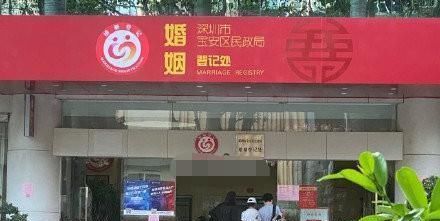  出局|《脱口秀大会》“一姐”思文第一轮爆冷出局，疑是离婚内幕