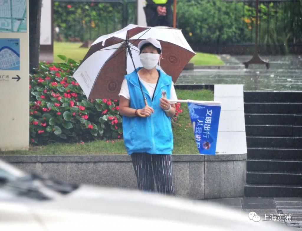  即景|图说黄浦｜“暴力梅”又来，雨中即景感受城市“温度”